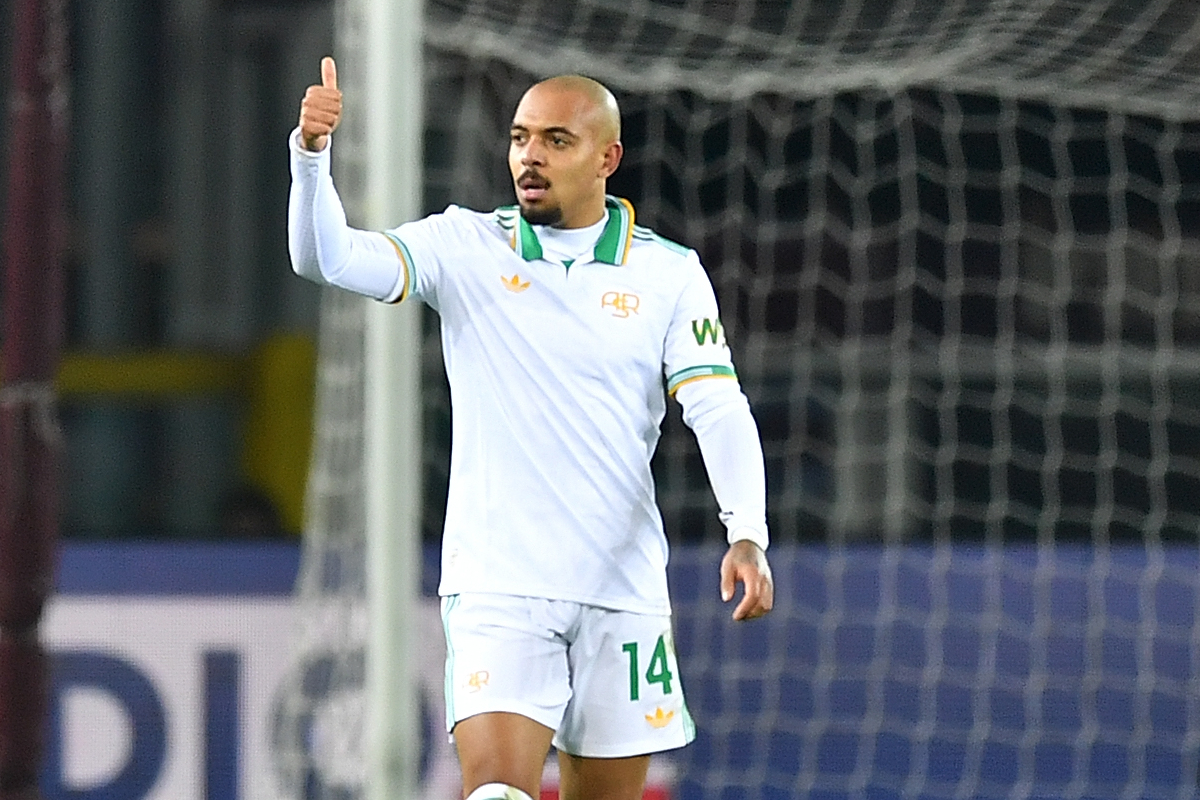 TURIN, ITALY - JANUARY 18: Donyell Malen of AS Roma celebrates a goal during the Serie A match between Torino FC and AS Roma at Stadio Olimpico di Torino on January 18, 2026 in Turin, Italy. (Photo by Valerio Pennicino/Getty Images)