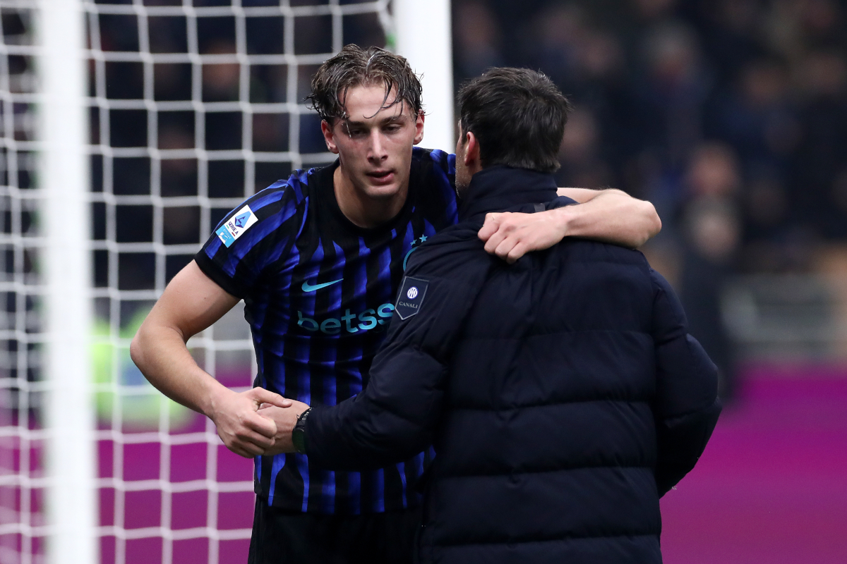 MILAN, ITALY - JANUARY 14: Francesco Pio Esposito of FC Internazionale Milano celebrates scoring his team's first goal with his Head Coach, Cristian Chivu, during the Serie A match between FC Internazionale and US Lecce at Giuseppe Meazza Stadium on January 14, 2026 in Milan, Italy. (Photo by Marco Luzzani/Getty Images)