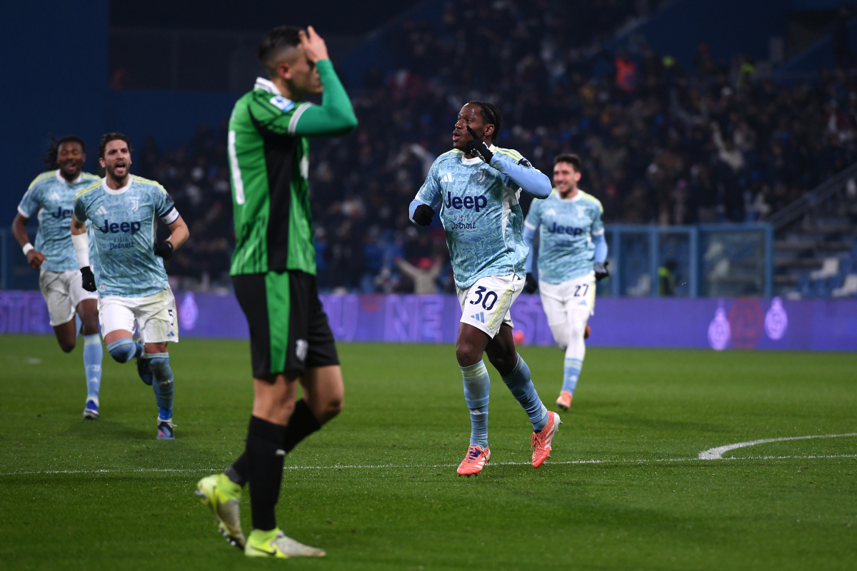 SASSUOLO, ITALY - JANUARY 06: Jonathan David of Juventus celebrates scoring his team's third goal during the Serie A match between US Sassuolo Calcio and Juventus FC at Mapei Stadium Citta del Tricolore on January 06, 2026 in Sassuolo, Italy. (Photo by Alessandro Sabattini/Getty Images)