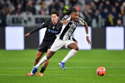 TURIN, ITALY - JANUARY 25: Khephren Thuram of Juventus is challenged by Antonio Vergara of SSC Napoli during the Serie A match between Juventus FC and SSC Napoli at Juventus Stadium on January 25, 2026 in Turin, Italy. (Photo by Valerio Pennicino/Getty Images)