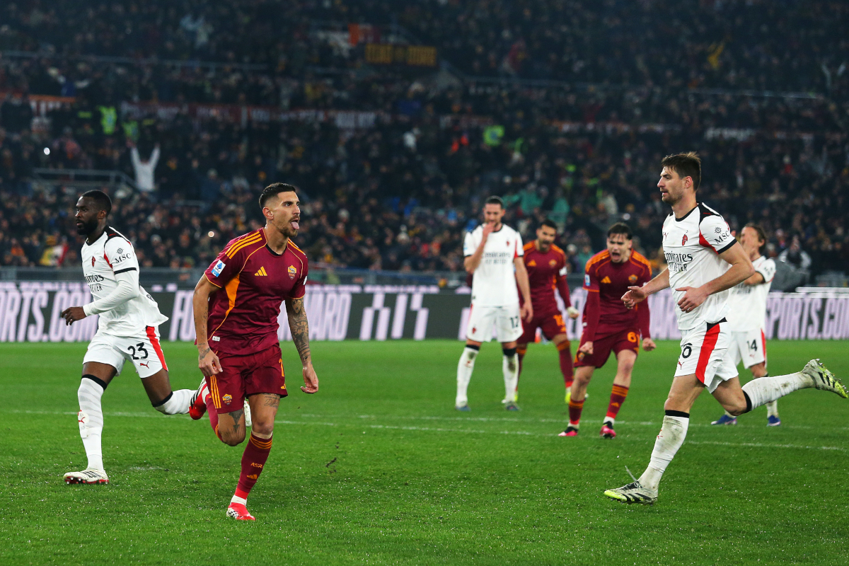 ROME, ITALY - JANUARY 25: Lorenzo Pellegrini of AS Roma celebrates scoring his team's first goal from the penalty-spot during the Serie A match between AS Roma and AC Milan at Stadio Olimpico on January 25, 2026 in Rome, Italy. (Photo by Paolo Bruno/Getty Images)