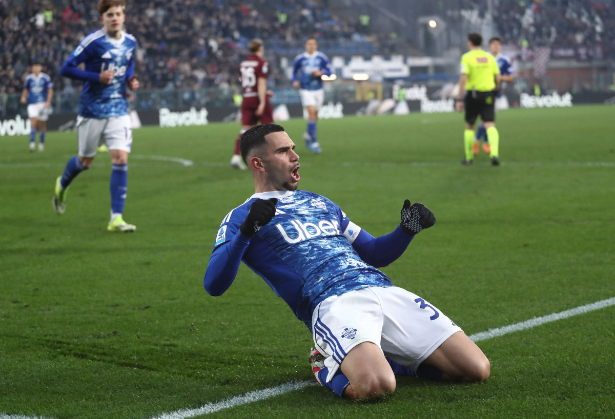 COMO, ITALY - JANUARY 24: Lucas Da Cunha of Como 1907 celebrates after scoring their team's third goal during the Serie A match between Como 1907 and Torino FC at Giuseppe Sinigaglia Stadium on January 24, 2026 in Como, Italy. (Photo by Marco Luzzani/Getty Images)