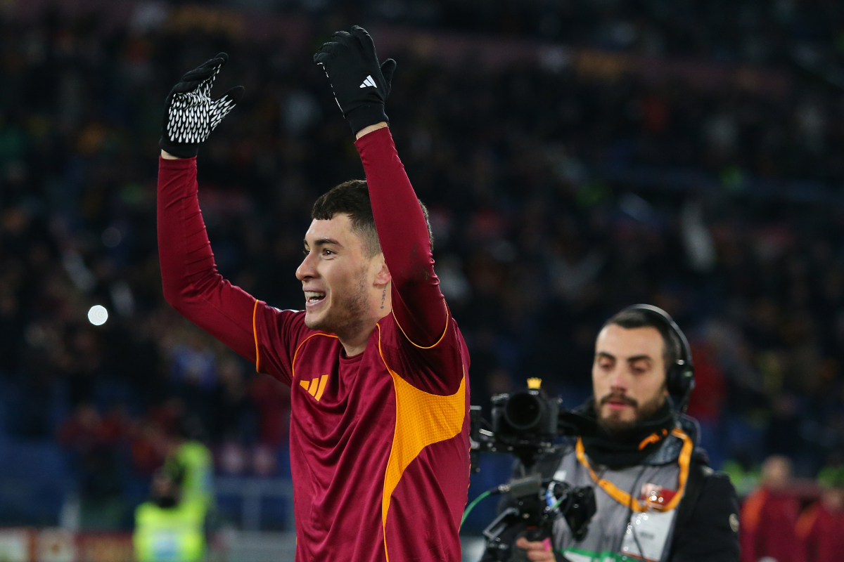 ROME, ITALY - JANUARY 10: Matias Soule of AS Roma celebrates after scoring the team's second goal during the Serie A match between AS Roma and US Sassuolo Calcio at Stadio Olimpico on January 10, 2026 in Rome, Italy. (Photo by Paolo Bruno/Getty Images)