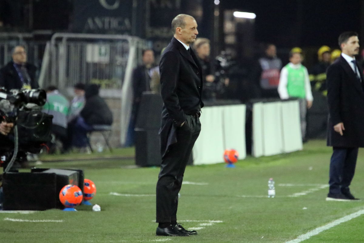 CAGLIARI, ITALY - JANUARY 02: Manager Massimiliano Allegri of Milan looks on during the Serie A match between Cagliari Calcio and AC Milan at Stadio Sant'Elia on January 02, 2026 in Cagliari, Italy. (Photo by Enrico Locci/Getty Images)