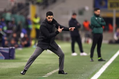 MILAN, ITALY - JANUARY 20: Mikel Arteta, Manager of Arsenal, gestures during the UEFA Champions League 2025/26 League Phase MD7 match between FC Internazionale Milano and Arsenal FC at Stadio San Siro on January 20, 2026 in Milan, Italy. (Photo by Carl Recine/Getty Images)