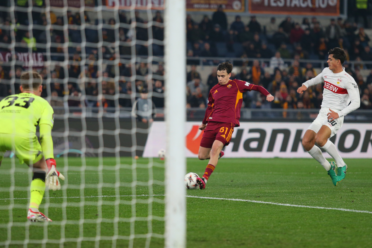 ROME, ITALY - JANUARY 22: Niccolo Pisilli of AS Roma scores the opening goal during the UEFA Europa League 2025/26 League Phase MD7 match between AS Roma and VfB Stuttgart at Stadio Olimpico on January 22, 2026 in Rome, Italy. (Photo by Paolo Bruno/Getty Images)