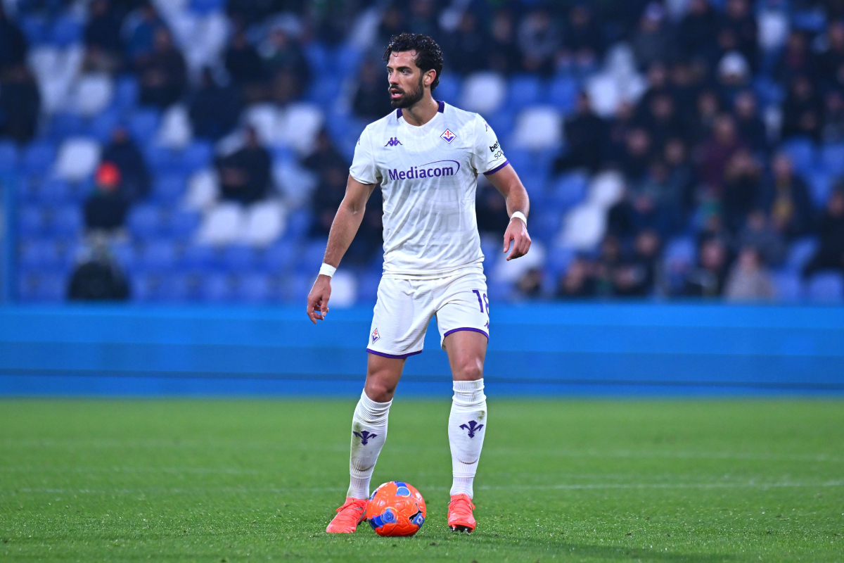 SASSUOLO, ITALY - DECEMBER 06:  Pablo Marí of ACF Fiorentina during the Serie A match between US Sassuolo Calcio and ACF Fiorentina at Mapei Stadium Citta del Tricolore on December 06, 2025 in Sassuolo, Italy. (Photo by Alessandro Sabattini/Getty Images)