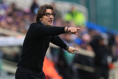 FLORENCE, ITALY - JANUARY 4: Head coach Paolo Vanoli manager of ACF Fiorentina reacts during the Serie A match between ACF Fiorentina and US Cremonese at Artemio Franchi on January 4, 2026 in Florence, Italy. (Photo by Gabriele Maltinti/Getty Images)