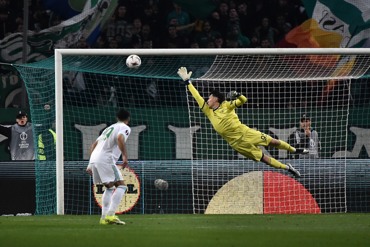 ATHENS, GREECE - JANUARY 29: Pierluigi Gollini of AS Roma attempts to save a shot during the UEFA Europa League 2025/26 League Phase MD8 match between Panathinaikos FC and AS Roma at Spyros Louis on January 29, 2026 in Athens, Greece. (Photo by Milos Bicanski/Getty Images)