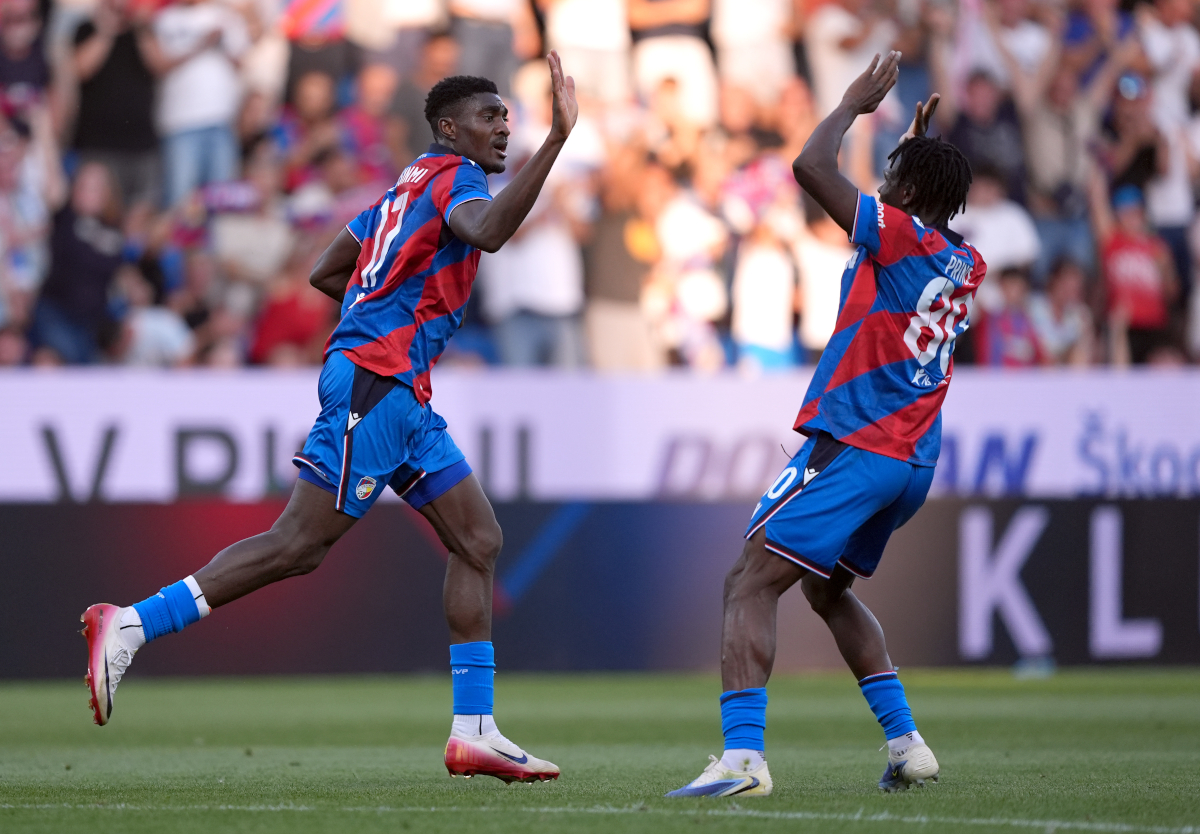 Video: Durosinmi completes medical in 9m move to Pisa