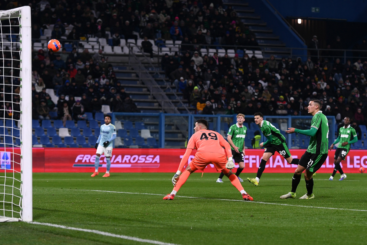 SASSUOLO, ITALY - JANUARY 06: Tarik Muharemovic of US Sassuolo Calcio scores an own goal, for Juventus' first goal during the Serie A match between US Sassuolo Calcio and Juventus FC at Mapei Stadium Citta del Tricolore on January 06, 2026 in Sassuolo, Italy. (Photo by Alessandro Sabattini/Getty Images)