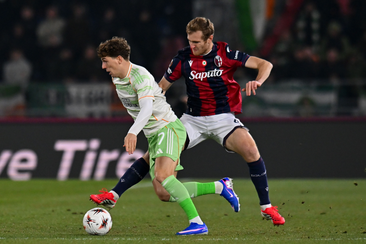 BOLOGNA, ITALY - JANUARY 22: Arne Engels of Celtic FC competes for the ball with Tommaso Pobega of Bologna FC during the UEFA Europa League 2025/26 League Phase MD7 match between Bologna FC 1909 and Celtic FC at Stadio Renato Dall'Ara on January 22, 2026 in Bologna, Italy. (Photo by Alessandro Sabattini/Getty Images)