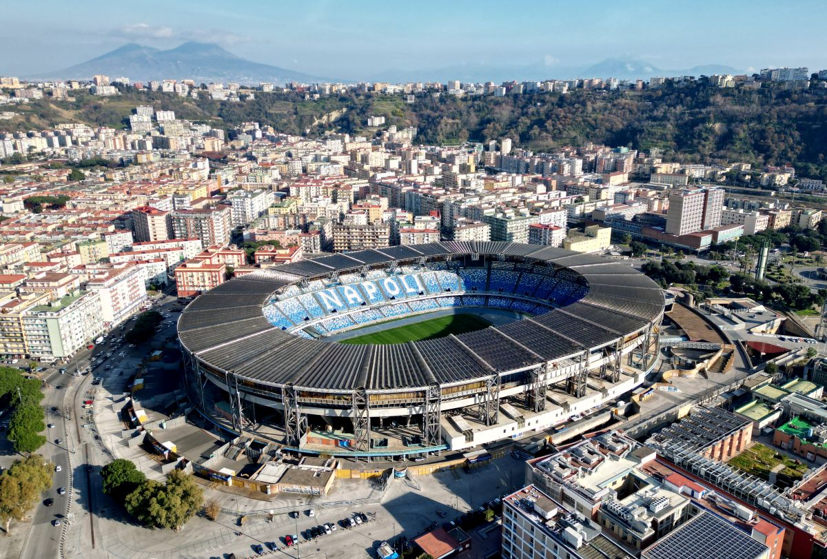 Chelsea advise ‘extreme caution’ following attack on two fans in Naples