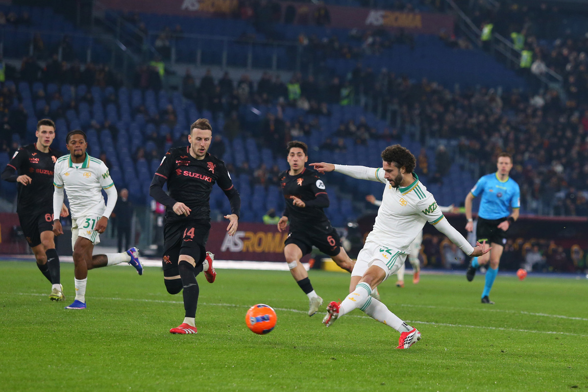 ROME, ITALY - JANUARY 13: Mario Hermoso of AS Roma scores the team's first goal during the Coppa Italia match between AS Roma and Torino FC at Olimpico Stadium on January 13, 2026 in Rome, Italy. (Photo by Paolo Bruno/Getty Images)