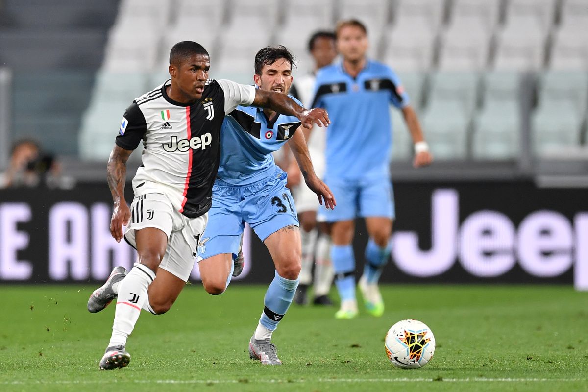 Ex-Juventus star Douglas Costa set for surprise Chievo move in 4th division