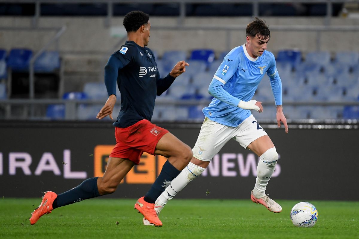 ROME, ITALY - JANUARY 30:Daniel Maldini of SS Lazio compete for the ball with Alessandro Mercandalli of Genoa CFC during the Serie A match between SS Lazio and Genoa CFC at Stadio Olimpico on January 30, 2026 in Rome, Italy. (Photo by Marco Rosi - SS Lazio/Getty Images)