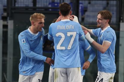 ROME, ITALY - JANUARY 30: Pedro with his teammates of SS Lazio celebrates after scoring the opening goal from penalty spot during the Serie A match between SS Lazio and Genoa CFC at Stadio Olimpico on January 30, 2026 in Rome, Italy. (Photo by Paolo Bruno/Getty Images)