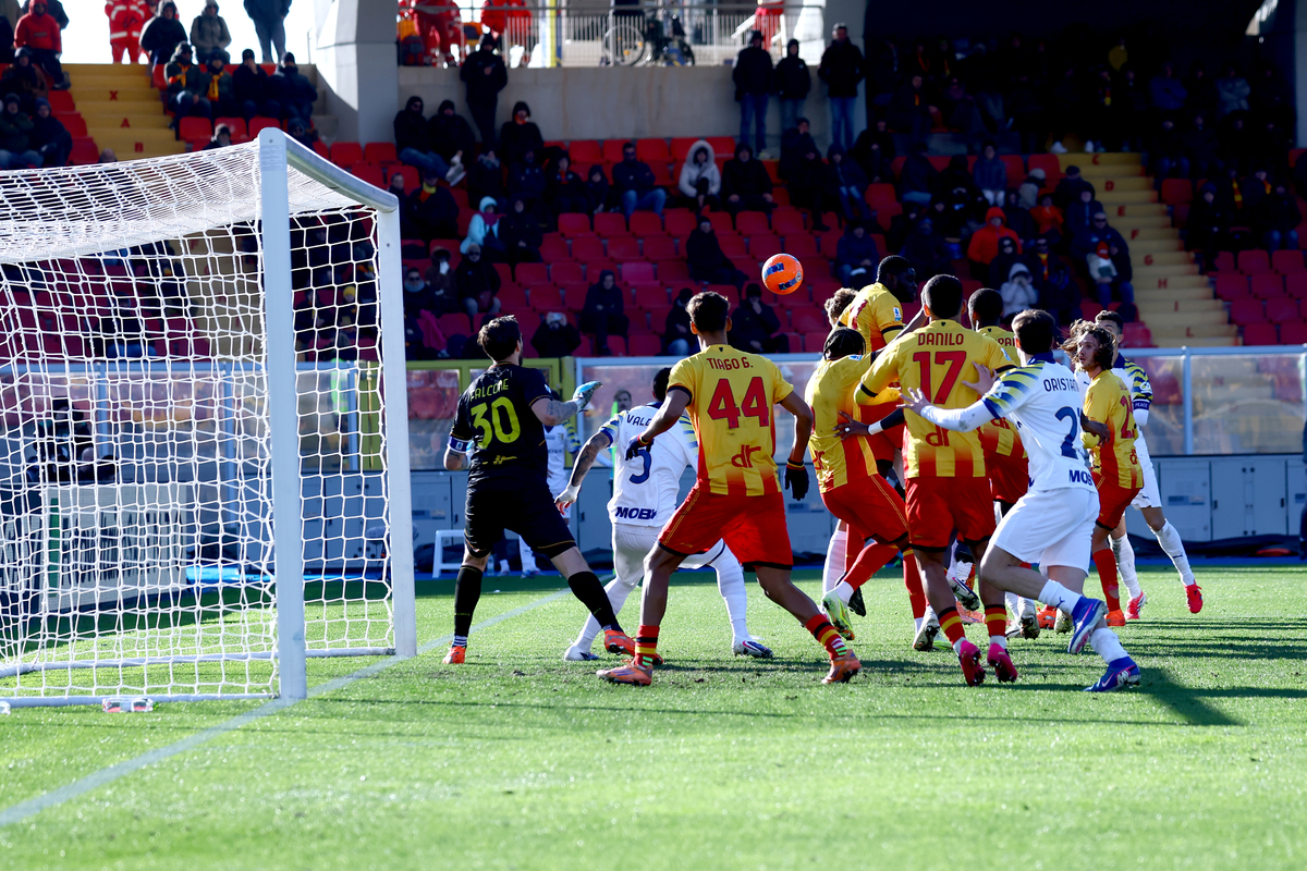 LECCE, ITALY - JANUARY 11: Mateo Pellegrino of Parma Calcio 1913 scores his team's second goal during the Serie A match between US Lecce and Parma Calcio 1913 at Stadio Via del Mare on January 11, 2026 in Lecce, Italy. (Photo by Maurizio Lagana/Getty Images)
