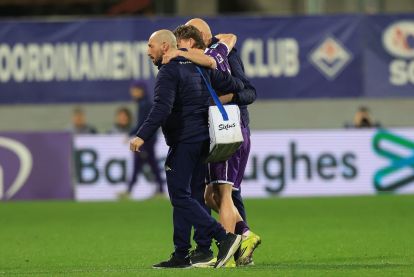 FLORENCE, ITALY - FEBRUARY 7: Albert Gudmundsson of ACF Fiorentina is assisted after an apparent injury during the Serie A match between ACF Fiorentina and Torino FC at Artemio Franchi on February 7, 2026 in Florence, Italy. (Photo by Gabriele Maltinti/Getty Images)