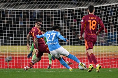 NAPLES, ITALY - FEBRUARY 15: Alisson Santos of SSC Napoli scores his side second goal during the Serie A match between SSC Napoli and AS Roma at Stadio Diego Armando Maradona on February 15, 2026 in Naples, Italy. (Photo by Francesco Pecoraro/Getty Images)