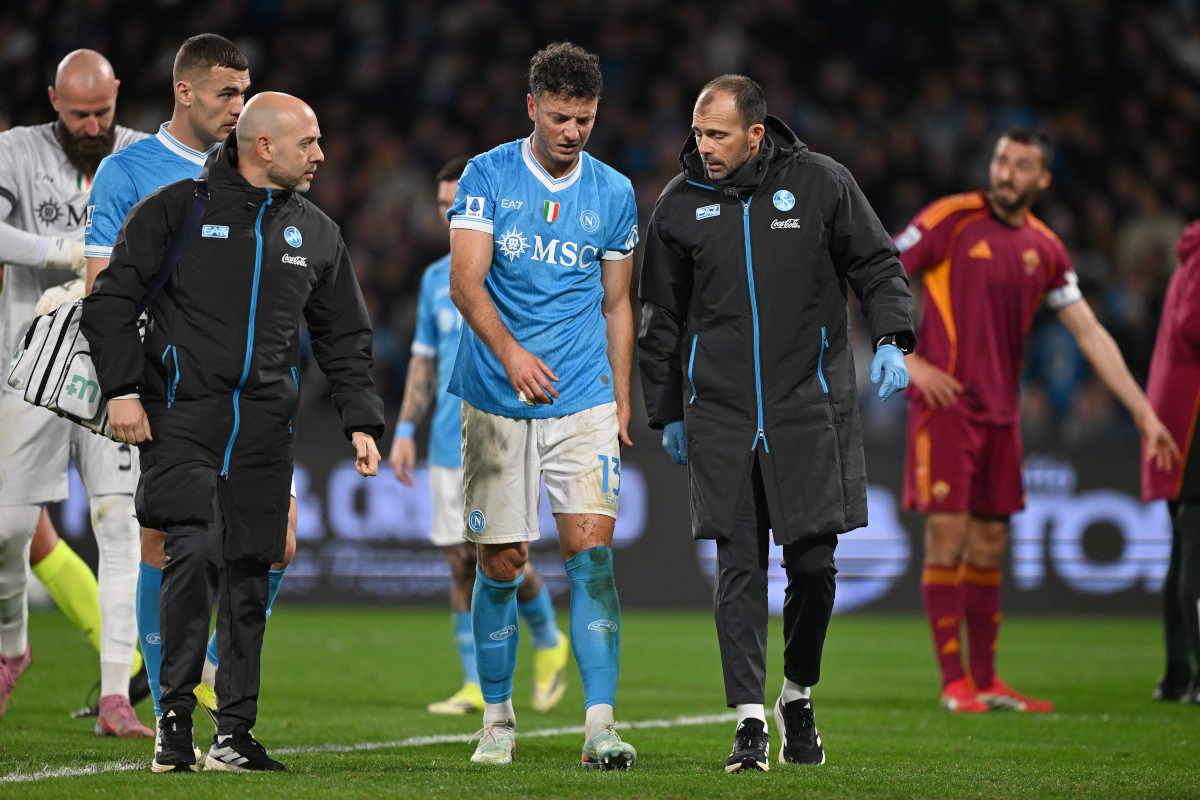NAPLES, ITALY - FEBRUARY 15: Amir Rrahmani of SSC Napoli injured during the Serie A match between SSC Napoli and AS Roma at Stadio Diego Armando Maradona on February 15, 2026 in Naples, Italy. (Photo by Francesco Pecoraro/Getty Images)