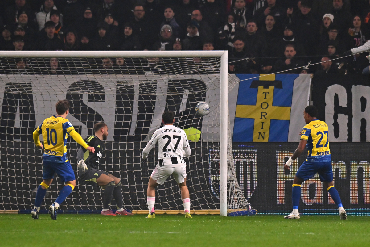 PARMA, ITALY - FEBRUARY 01: Andrea Cambiaso of Juventus scores an own goal and Parma Calcio 1913 first goal, during the Serie A match between Parma Calcio 1913 and Juventus FC at Stadio Ennio Tardini on February 01, 2026 in Parma, Italy. (Photo by Alessandro Sabattini/Getty Images)