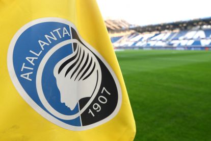 BERGAMO, ITALY - FEBRUARY 25: A detailed view of the emblem of Atalanta on a corner flag prior to the UEFA Champions League 2025/26 League Knockout Play-off Second Leg match between Atalanta BC and Borussia Dortmund at Stadio di Bergamo on February 25, 2026 in Bergamo, Italy. (Photo by Marco Luzzani/Getty Images)