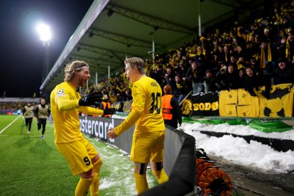 BODO, NORWAY - FEBRUARY 18: Jens Petter Hauge of Bodo/Glimt celebrates scoring his team's second goal with teammate Kasper Hogh during the UEFA Champions League 2025/26 League Knockout Play-off First Leg match between FK Bodo/Glimt and FC Internazionale Milano at Aspmyra Stadion on February 18, 2026 in Bodo, Norway. (Photo by Martin Ole Wold/Getty Images)