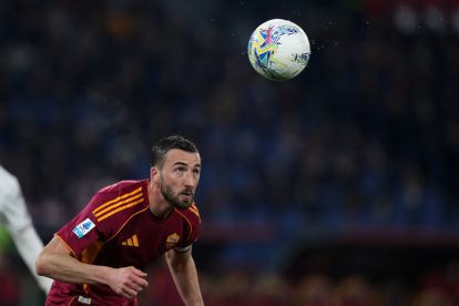 ROME, ITALY - FEBRUARY 22: Bryan Cristante of AS Roma in action during the Serie A match between AS Roma and US Cremonese at Stadio Olimpico on February 22, 2026 in Rome, Italy. (Photo by Paolo Bruno/Getty Images)