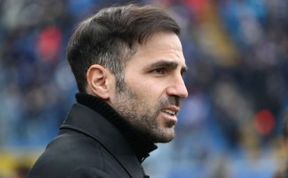 COMO, ITALY - FEBRUARY 14: Como 1907 coach Cesc Fabregas looks on during the Serie A match between Como 1907 and ACF Fiorentina at Giuseppe Sinigaglia Stadium on February 14, 2026 in Como, Italy. (Photo by Marco Luzzani/Getty Images)