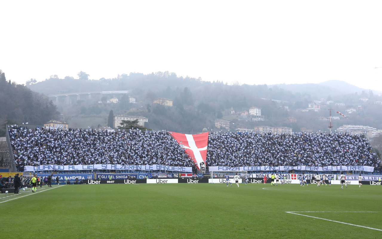 COMO, ITALY - FEBRUARY 01: Como 1907 fans show their support during the Serie A match between Como 1907 and Atalanta BC at Giuseppe Sinigaglia Stadium on February 01, 2026 in Como, Italy. (Photo by Marco Luzzani/Getty Images)