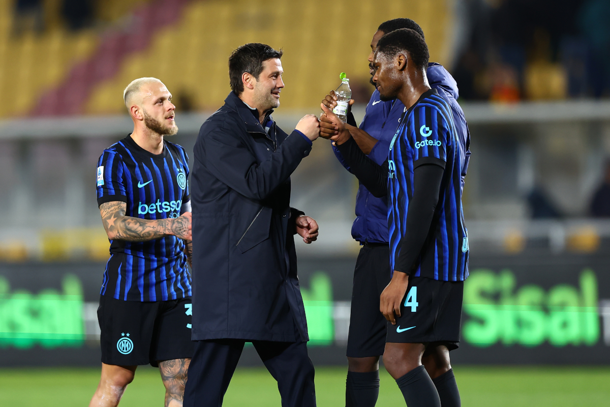 LECCE, ITALY - FEBRUARY 21: Head coach of Inter Cristian Chivu celebrates after the Serie A match between US Lecce and FC Internazionale at Stadio Via del Mare on February 21, 2026 in Lecce, Italy. (Photo by Maurizio Lagana/Getty Images)