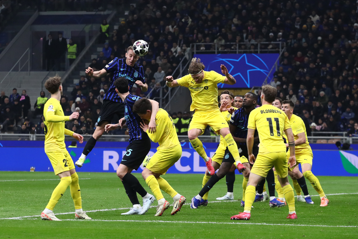 MILAN, ITALY - FEBRUARY 24: Davide Frattesi of FC Internazionale Milano heads the ball during the UEFA Champions League 2025/26 League Knockout Play-off Second Leg match between FC Internazionale Milano and FK Bodo/Glimt at Stadio San Siro on February 24, 2026 in Milan, Italy. (Photo by Marco Luzzani/Getty Images)