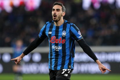 BERGAMO, ITALY - FEBRUARY 09: Davide Zappacosta of Atalanta celebrates after scoring his teams second goal during the Serie A match between Atalanta BC and US Cremonese at Gewiss Stadium on February 09, 2026 in Bergamo, Italy. (Photo by Marco Luzzani/Getty Images)
