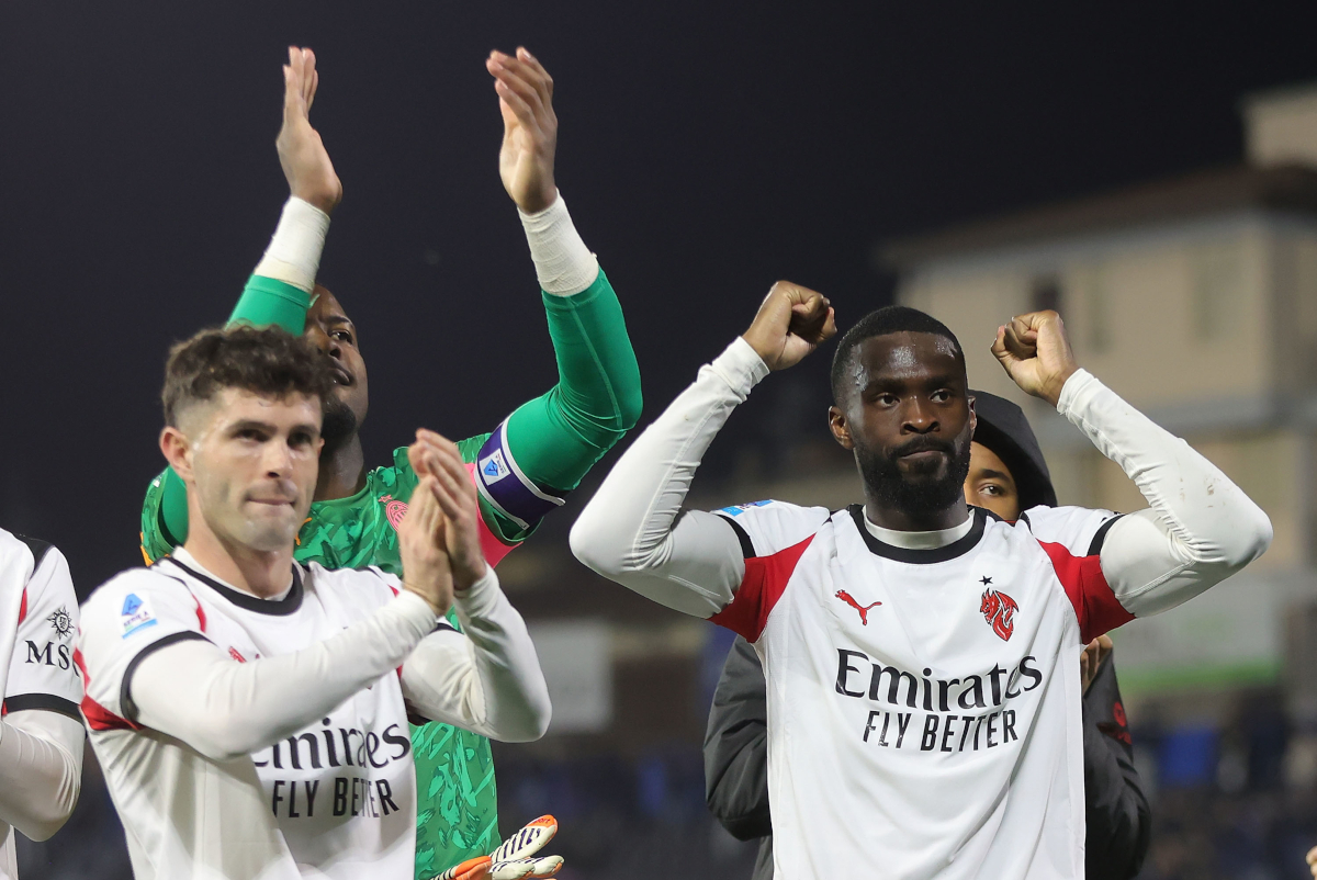 PISA, ITALY - FEBRUARY 13: Christian Pulisic and Fikayo Tomori of AC Milan greets the fans after during the Serie A match between Pisa SC and AC Milan at Arena Garibaldi on February 13, 2026 in Pisa, Italy. (Photo by Gabriele Maltinti/Getty Images)