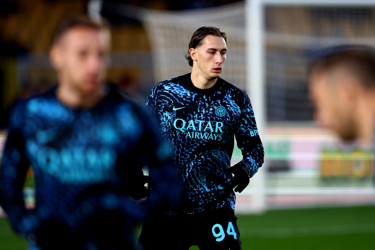 LECCE, ITALY - FEBRUARY 21: Francesco Pio Esposito of Inter warms up prior to the Serie A match between US Lecce and FC Internazionale at Stadio Via del Mare on February 21, 2026 in Lecce, Italy. (Photo by Maurizio Lagana/Getty Images)