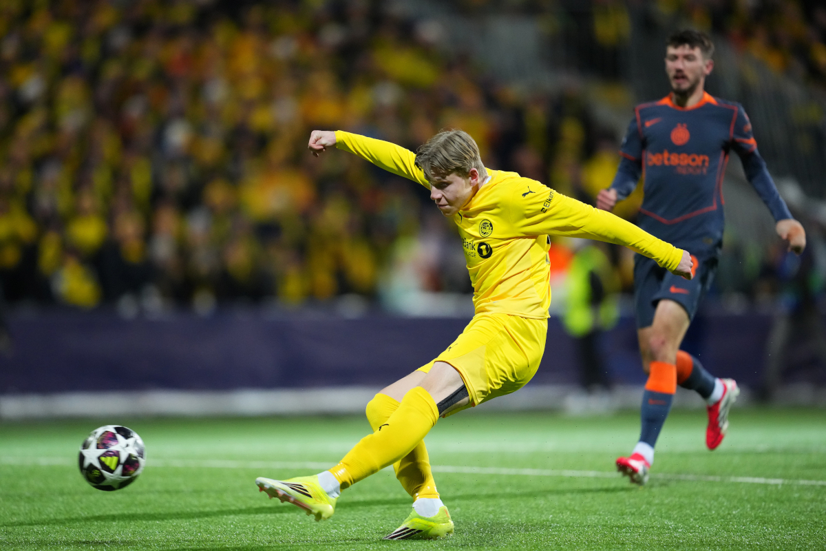 BODO, NORWAY - FEBRUARY 18: Jens Petter Hauge of Bodo/Glimt scores his team's second goal during the UEFA Champions League 2025/26 League Knockout Play-off First Leg match between FK Bodo/Glimt and FC Internazionale Milano at Aspmyra Stadion on February 18, 2026 in Bodo, Norway. (Photo by Martin Ole Wold/Getty Images)