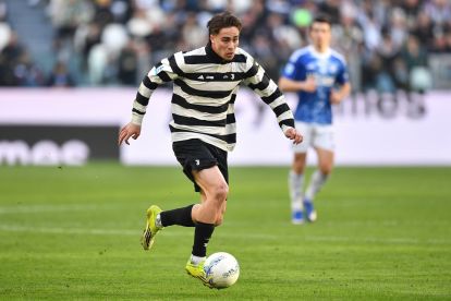 TURIN, ITALY - FEBRUARY 22: Kenan Yildiz of Juventus FC in action during the Serie A match between Juventus FC and Como 1907 at on February 21, 2026 in Turin, Italy. (Photo by Valerio Pennicino/Getty Images)