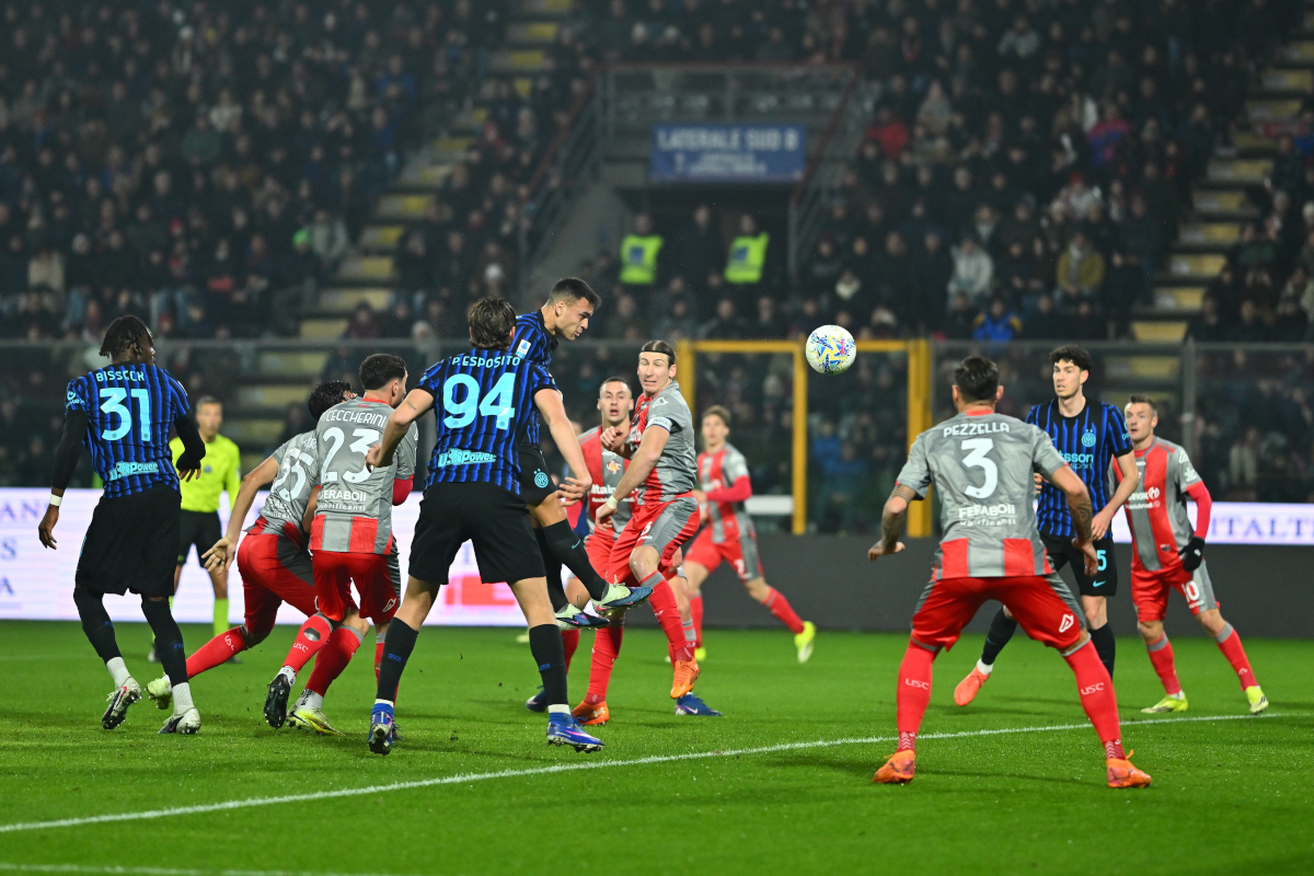 CREMONA, ITALY - FEBRUARY 01: Lautaro Martinez of FC Internazionale scores the 0-1 goal during the Serie A match between US Cremonese and FC Internazionale at Stadio Giovanni Zini on February 01, 2026 in Cremona, Italy. (Photo by Marco M. Mantovani/Getty Images)
