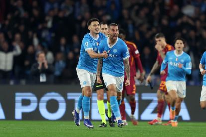 NAPLES, ITALY - FEBRUARY 15: Leonardo Spinazzola of SSC Napoli celebrates after scoring his side first goal during the Serie A match between SSC Napoli and AS Roma at Stadio Diego Armando Maradona on February 15, 2026 in Naples, Italy. (Photo by Francesco Pecoraro/Getty Images)