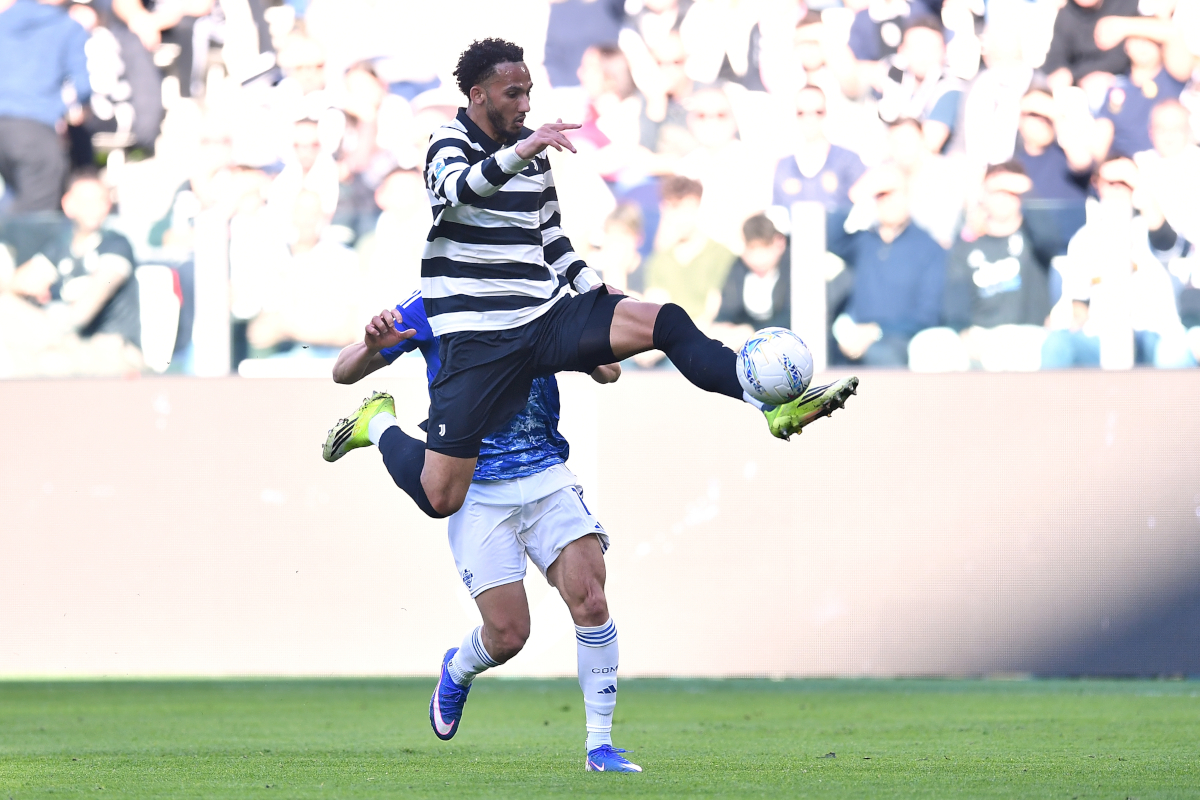 TURIN, ITALY - FEBRUARY 22: Lloyd Casius Kelly of Juventus FC in action during the Serie A match between Juventus FC and Como 1907 at on February 21, 2026 in Turin, Italy. (Photo by Valerio Pennicino/Getty Images)