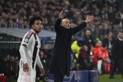 TURIN, ITALY - FEBRUARY 25: Luciano Spalletti Head Coach of Juventus FC reacts during the UEFA Champions League 2025/26 League Knockout Play-off Second Leg match between Juventus and Galatasaray A.S. at Juventus Stadium on February 25, 2026 in Turin, Italy. (Photo by Stefano Guidi/Getty Images)