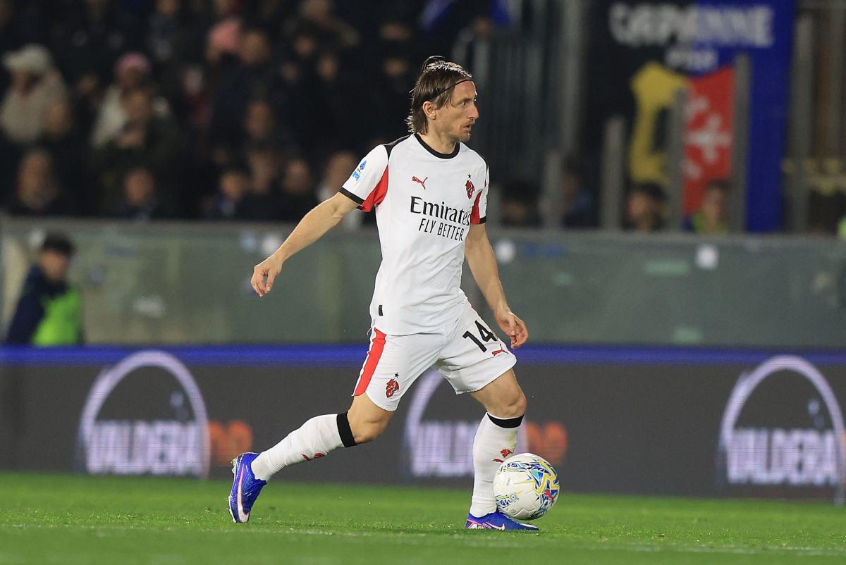 PISA, ITALY - FEBRUARY 13: Luka Modric of AC Milan in action during the Serie A match between Pisa SC and AC Milan at Arena Garibaldi on February 13, 2026 in Pisa, Italy. (Photo by Gabriele Maltinti/Getty Images)