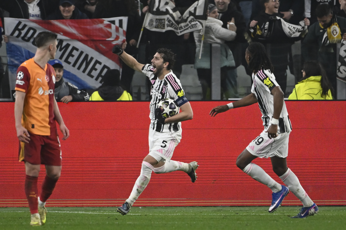 TURIN, ITALY - FEBRUARY 25: Manuel Locatelli of Juventus FC celebrates after scoring his team's first goal during the UEFA Champions League 2025/26 League Knockout Play-off Second Leg match between Juventus and Galatasaray A.S. at Juventus Stadium on February 25, 2026 in Turin, Italy. (Photo by Stefano Guidi/Getty Images)