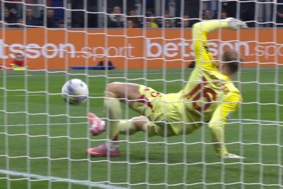 Juventus goalkeeper Michele Di Gregorio fails to prevent an Andrea Cambiaso own goal for Inter