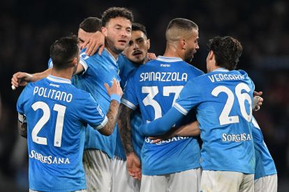 NAPLES, ITALY - FEBRUARY 15: Leonardo Spinazzola of SSC Napoli celebrates after scoring his side first goal during the Serie A match between SSC Napoli and AS Roma at Stadio Diego Armando Maradona on February 15, 2026 in Naples, Italy. (Photo by Francesco Pecoraro/Getty Images)