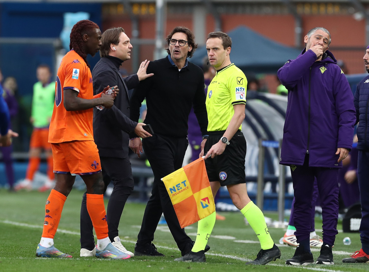 COMO, ITALY - FEBRUARY 14: ACF Fiorentina coach Paolo Vanoli reacts after getting a red card during the Serie A match between Como 1907 and ACF Fiorentina at Giuseppe Sinigaglia Stadium on February 14, 2026 in Como, Italy. (Photo by Marco Luzzani/Getty Images)