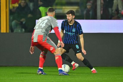 CREMONA, ITALY - FEBRUARY 01: Petar Sucic of FC Internazionale in action during the Serie A match between US Cremonese and FC Internazionale at Stadio Giovanni Zini on February 01, 2026 in Cremona, Italy. (Photo by Marco M. Mantovani/Getty Images)