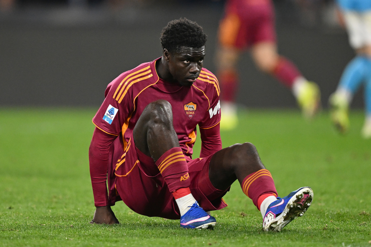 NÁPOLES, ITÁLIA - 15 DE FEVEREIRO: Robinio Vaz da AS Roma mostra sua frustração durante a partida da Série A entre SSC Napoli e AS Roma no Stadio Diego Armando Maradona em 15 de fevereiro de 2026 em Nápoles, Itália. (Foto de Francesco Pecoraro/Getty Images)