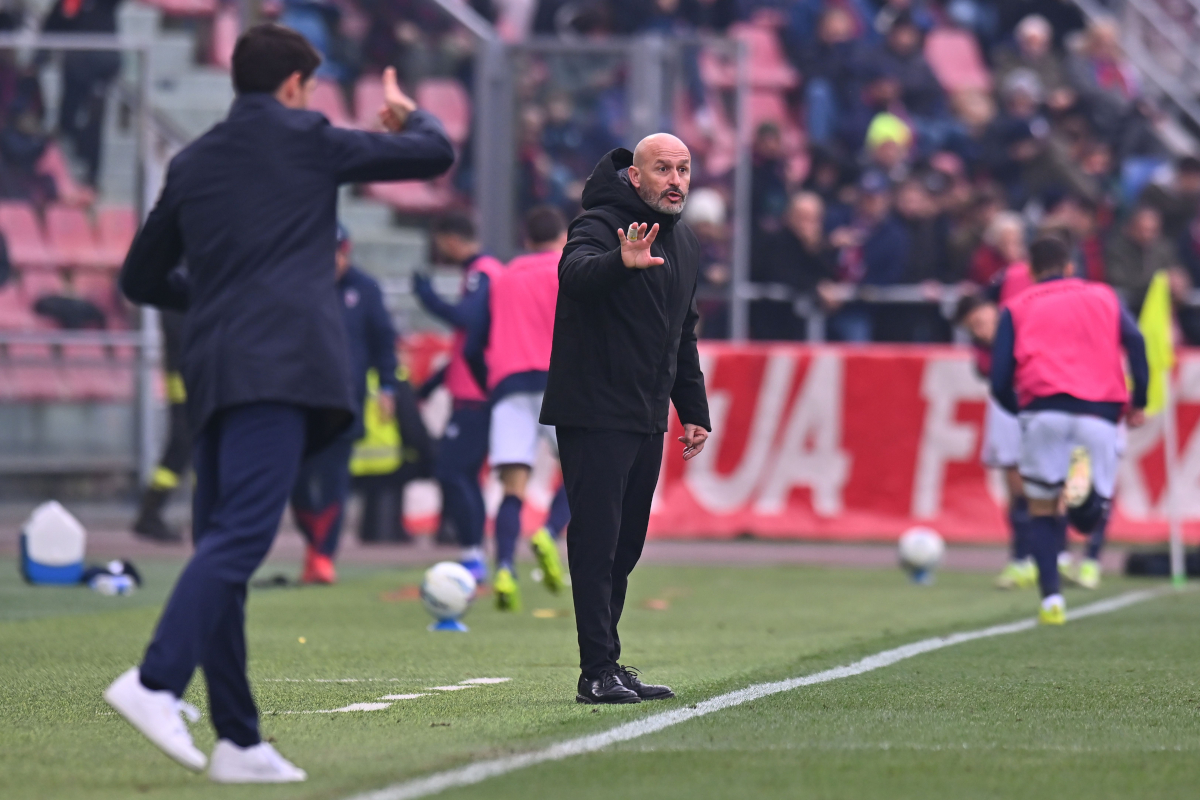 BOLOGNA, ITALY - FEBRUARY 08: Vincenzo Italiano head coach of Bologna FC during the Serie A match between Bologna FC 1909 and Parma Calcio 1913 at Renato Dall'Ara Stadium on February 08, 2026 in Bologna, Italy. (Photo by Alessandro Sabattini/Getty Images)